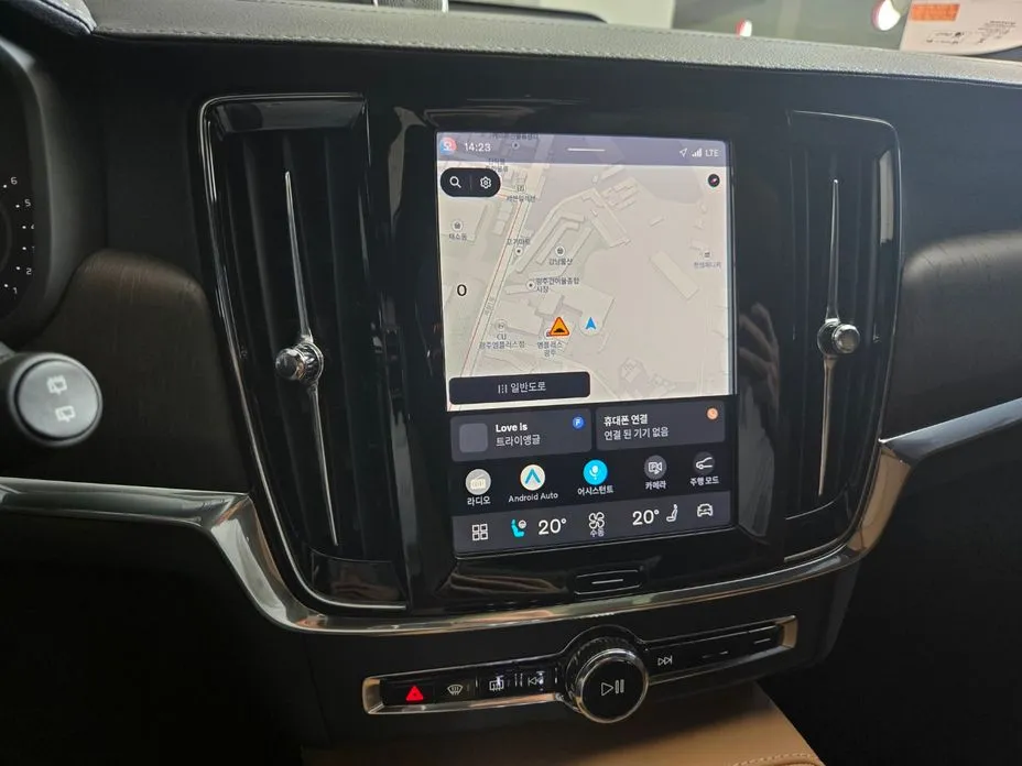 Volvo V90