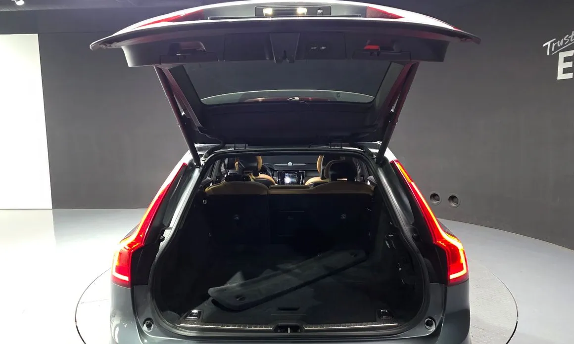 Volvo V90
