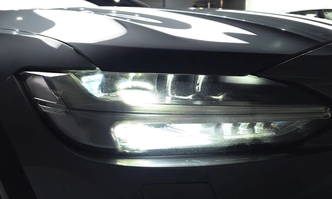Volvo V90