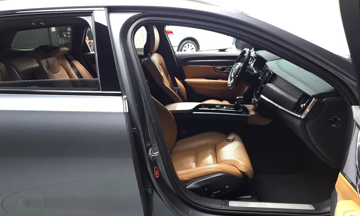 Volvo V90