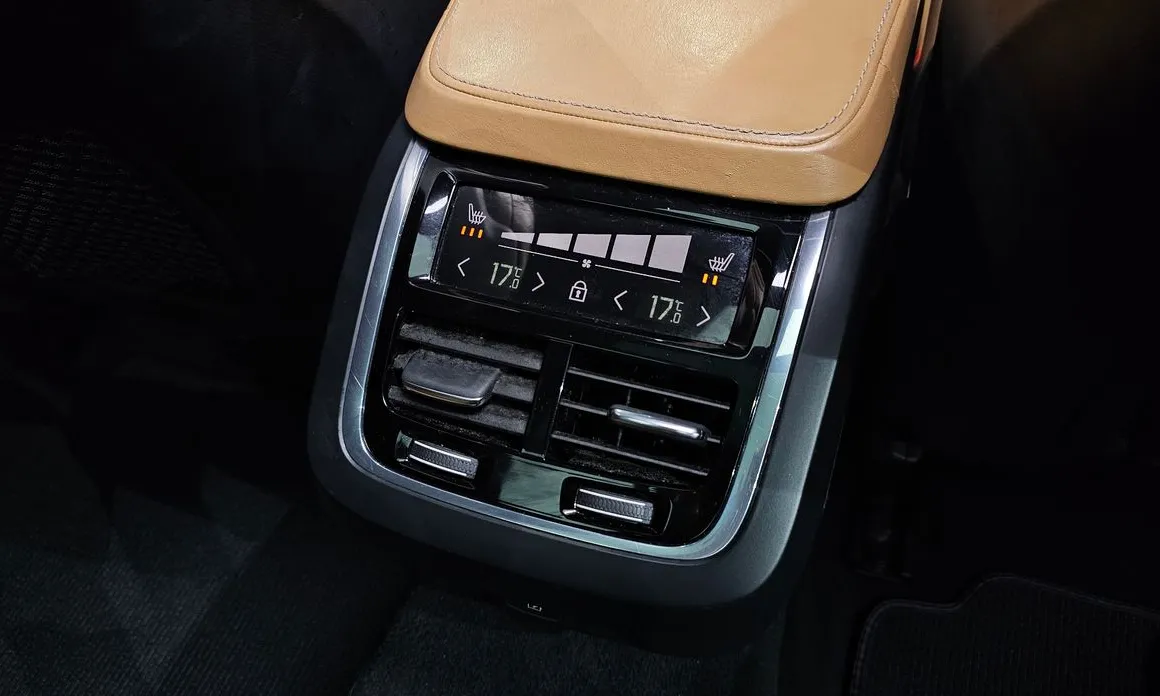 Volvo V90