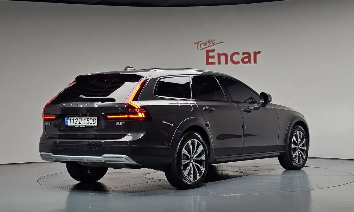 Volvo V90