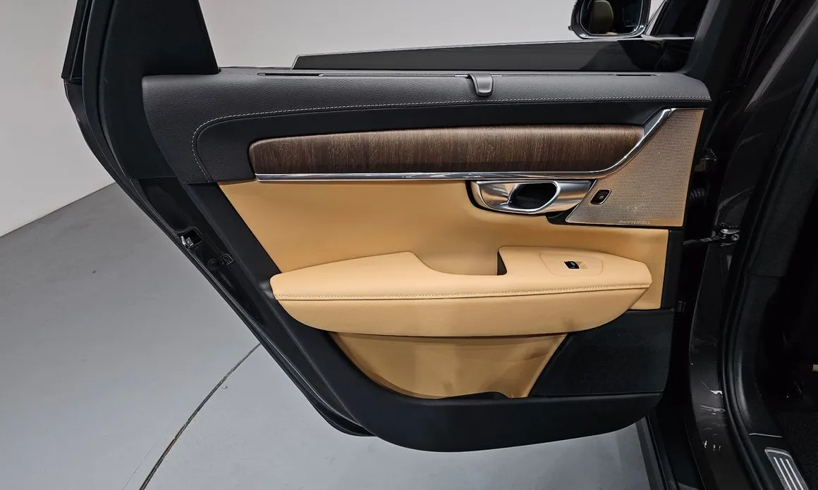 Volvo V90