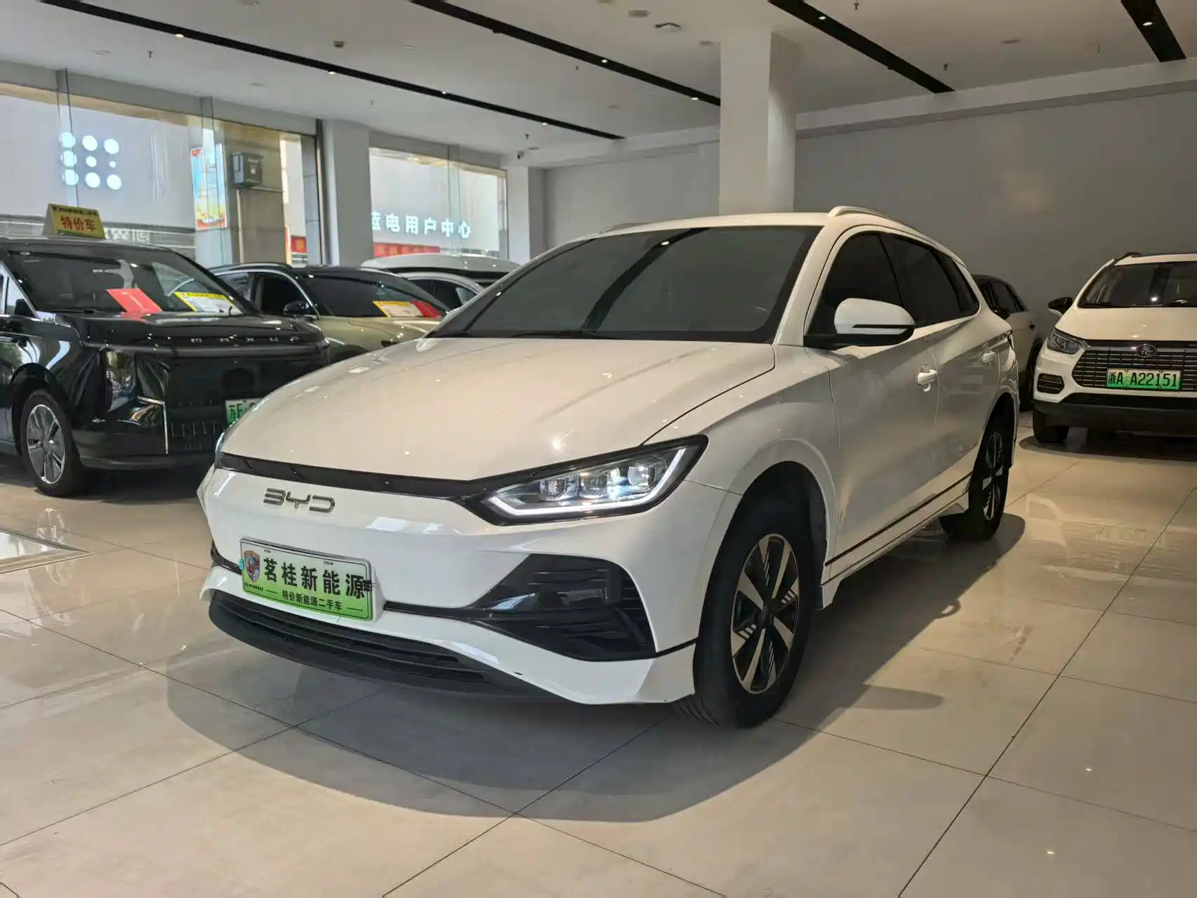 BYD E2