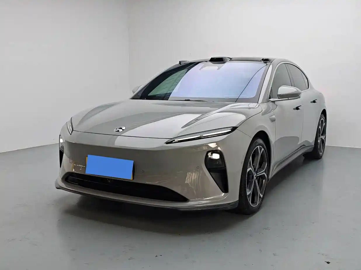 NIO ET5