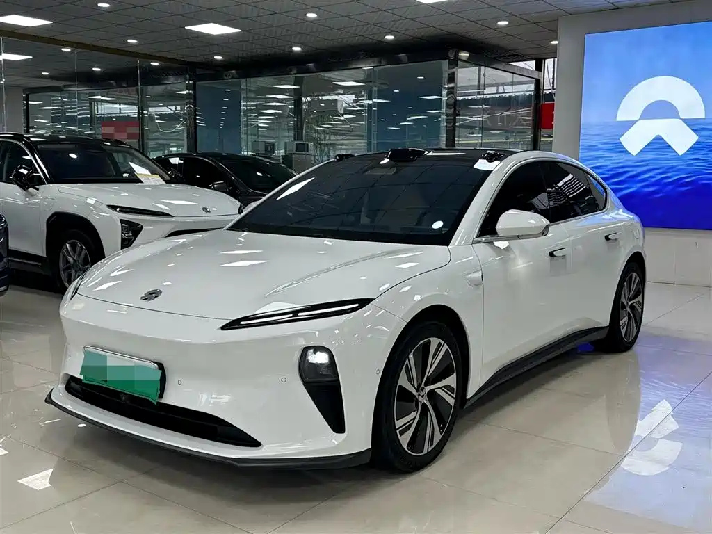NIO ET5