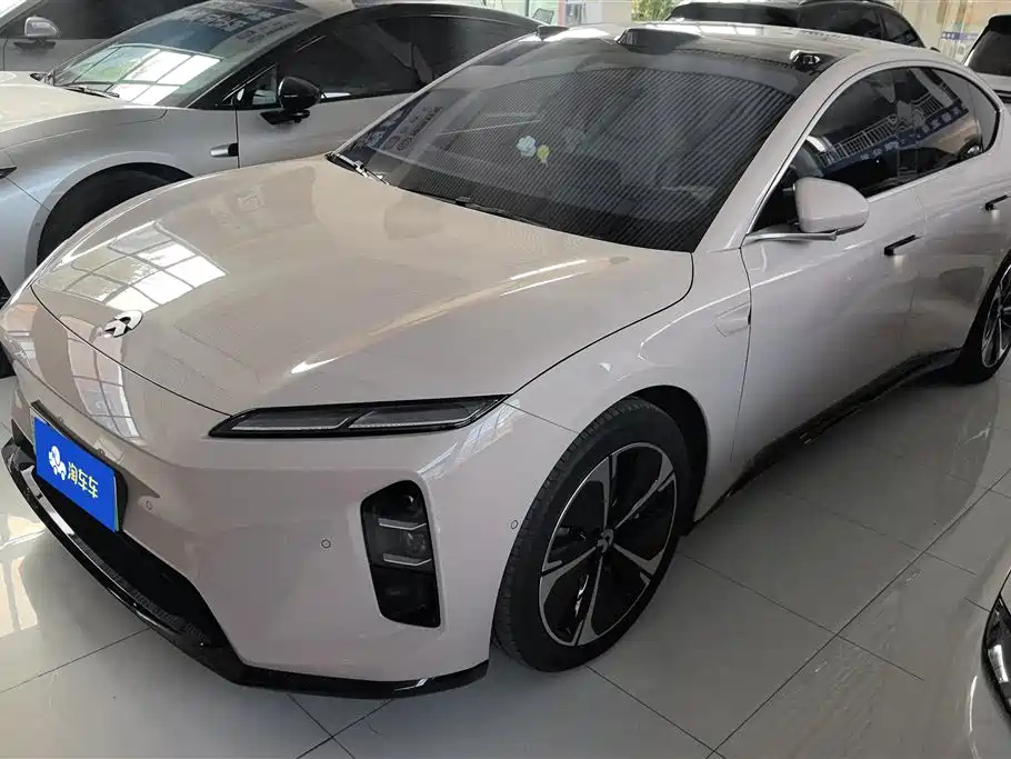 NIO ET5