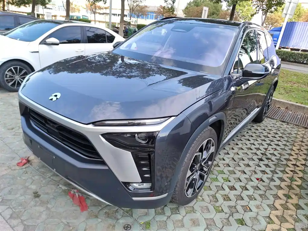 NIO ES8