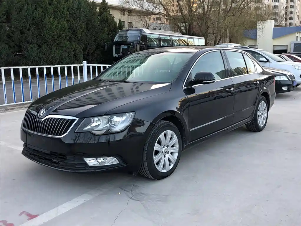 SKODA SUPERB