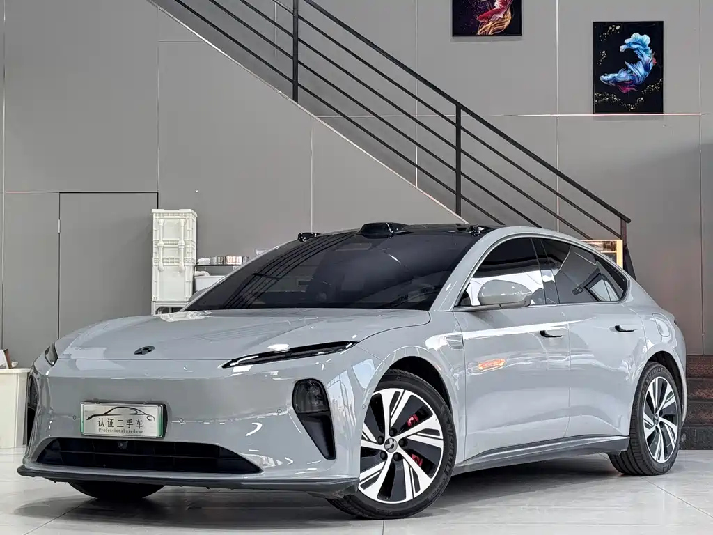 NIO ET5