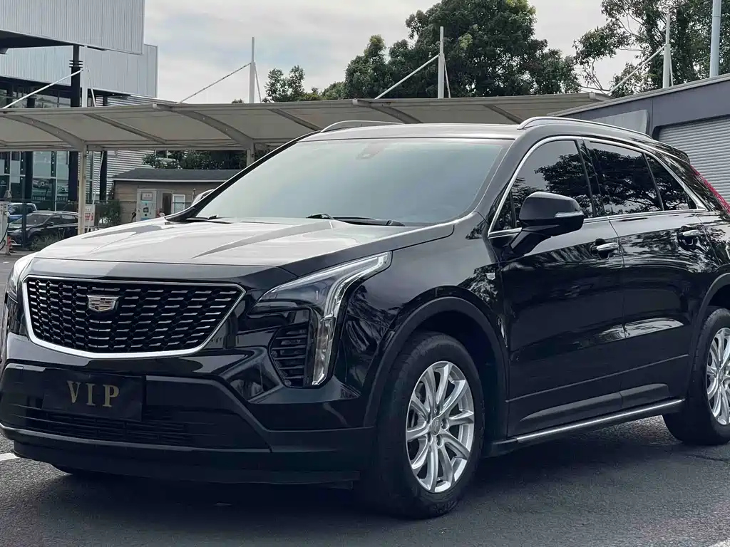 CADILLAC XT4