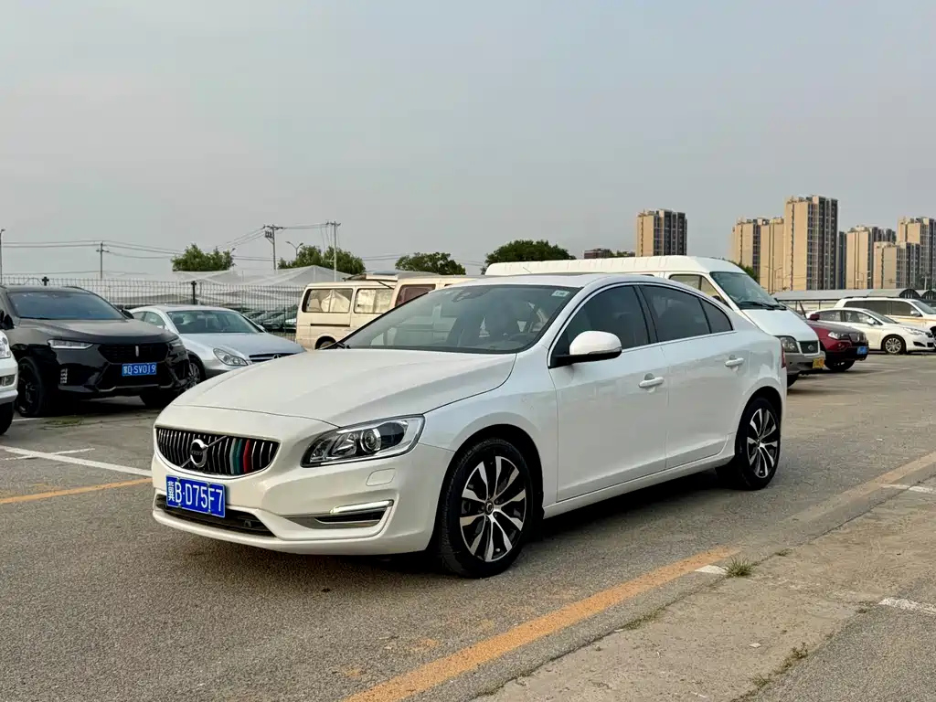 VOLVO S60