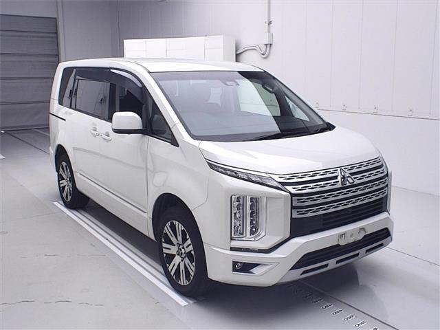MITSUBISHI DELICA D5