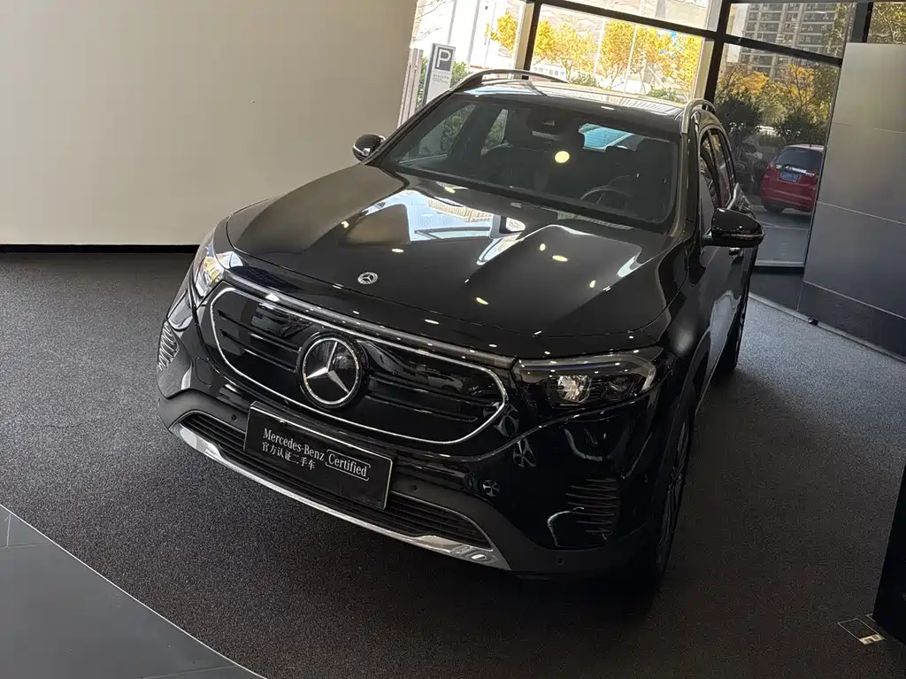 MERCEDES BENZ EQB