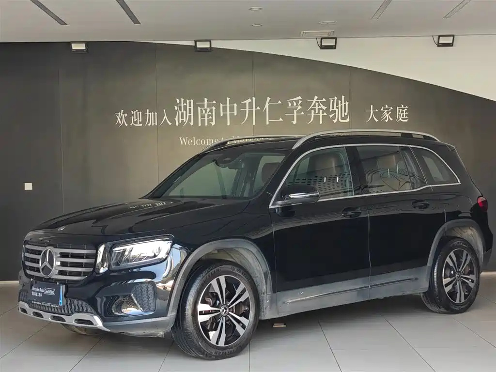 MERCEDES BENZ GLB