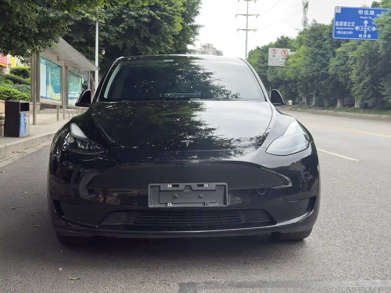 TESLA MODEL Y