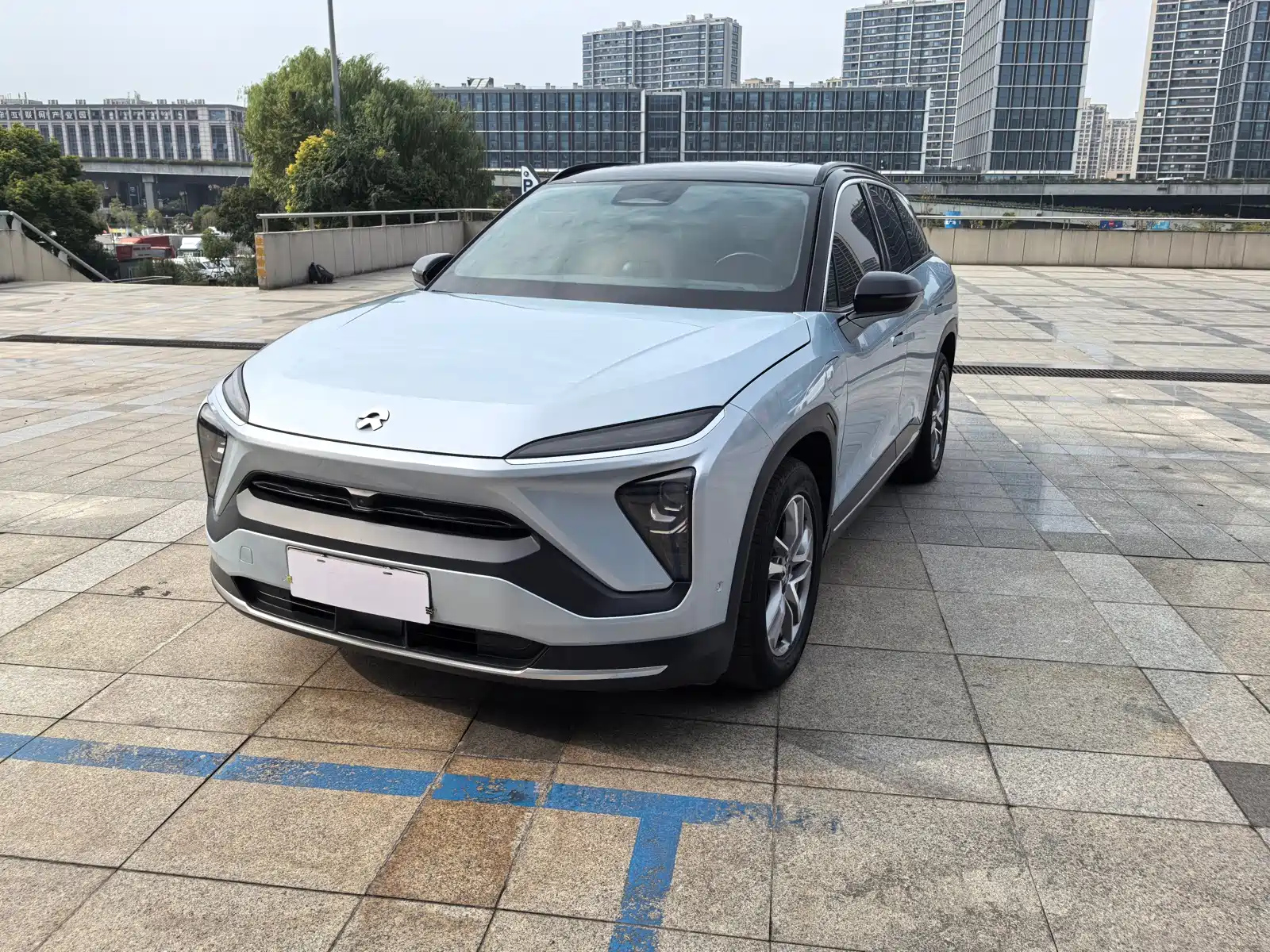 NIO ES6