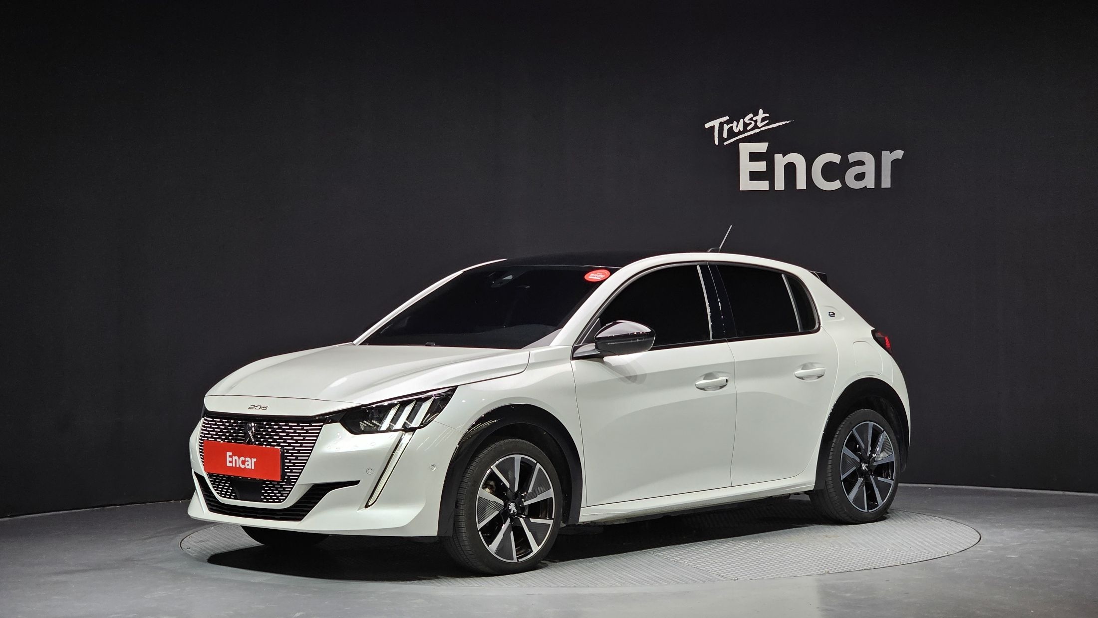 PEUGEOT E-2008