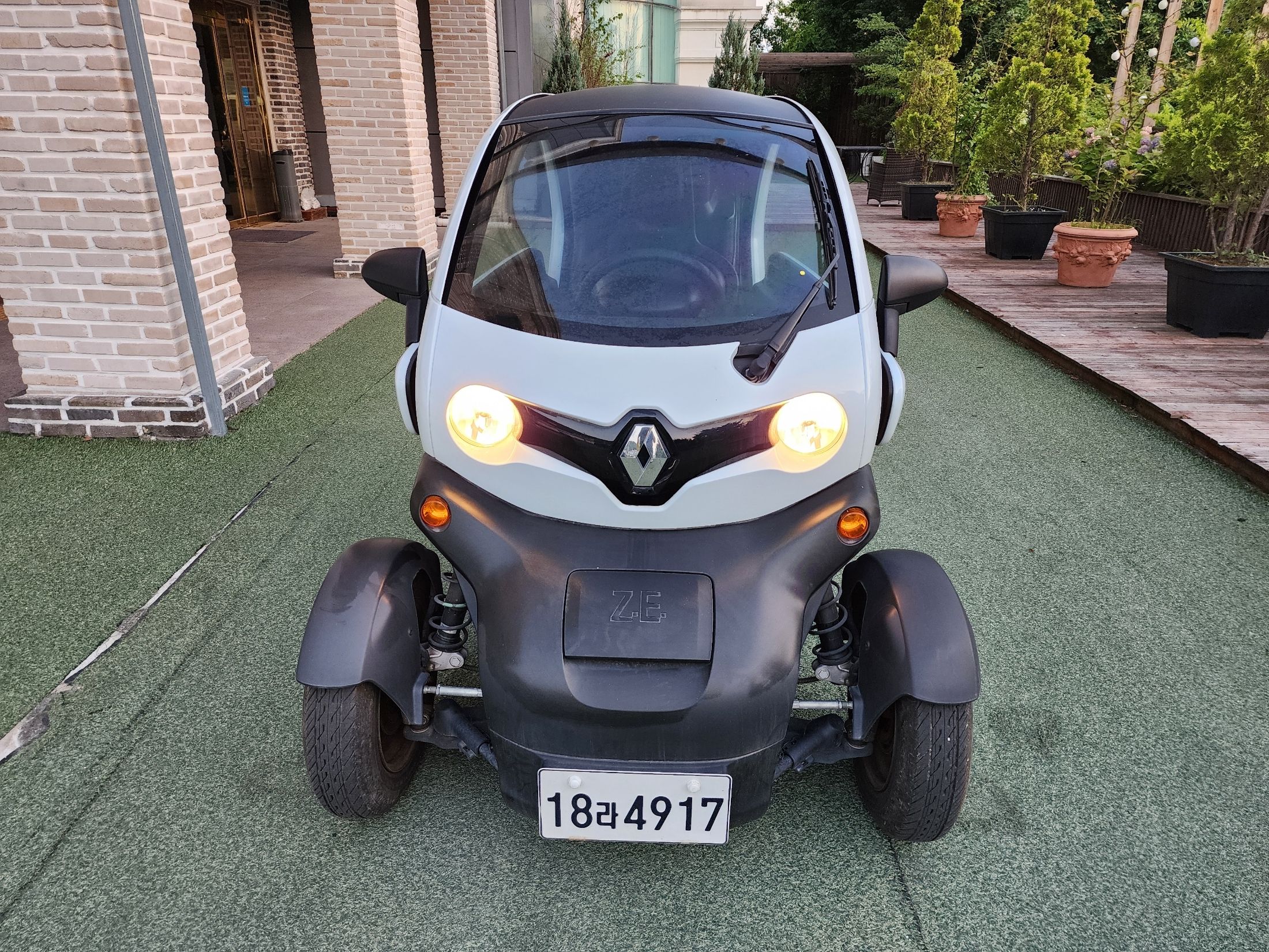 SAMSUNG TWIZY