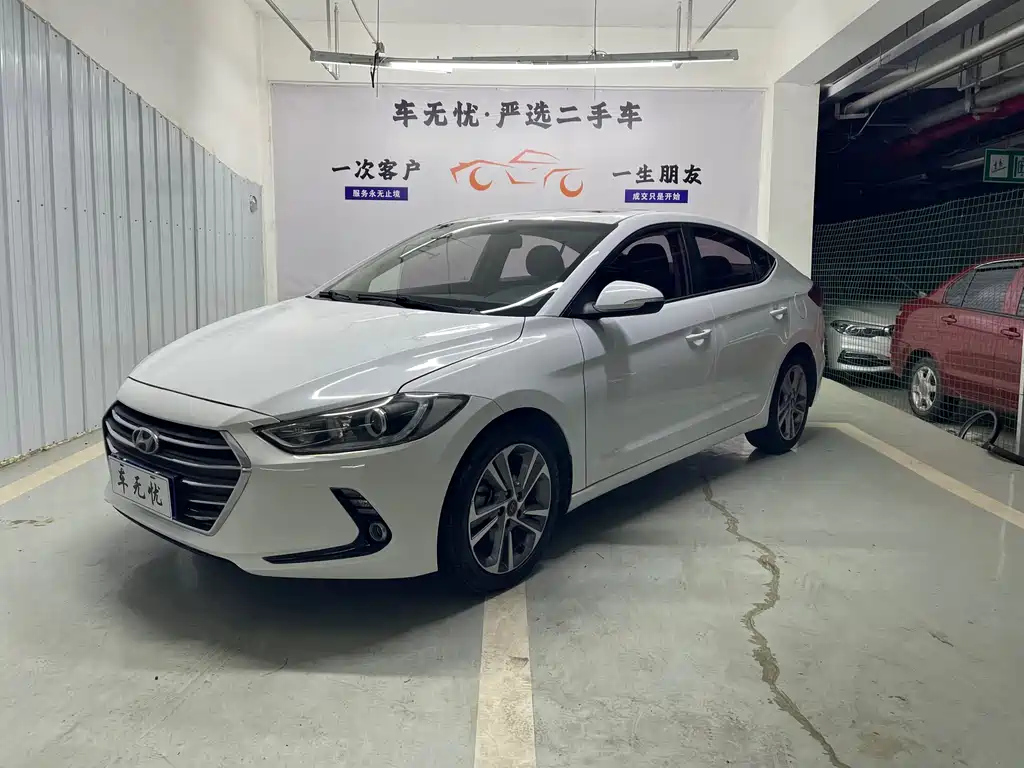 HYUNDAI ELANTRA