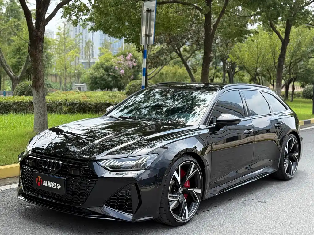 AUDI RS 6