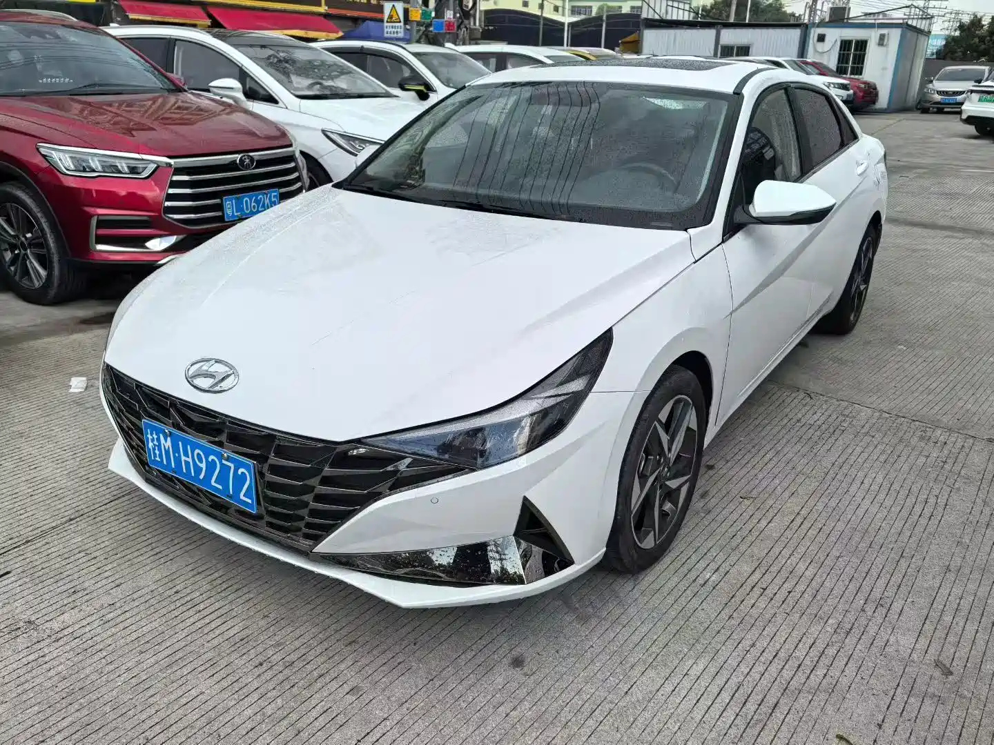 HYUNDAI ELANTRA