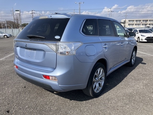 MITSUBISHI OUTLANDER PHEV