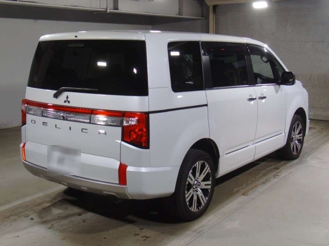 MITSUBISHI DELICA D5