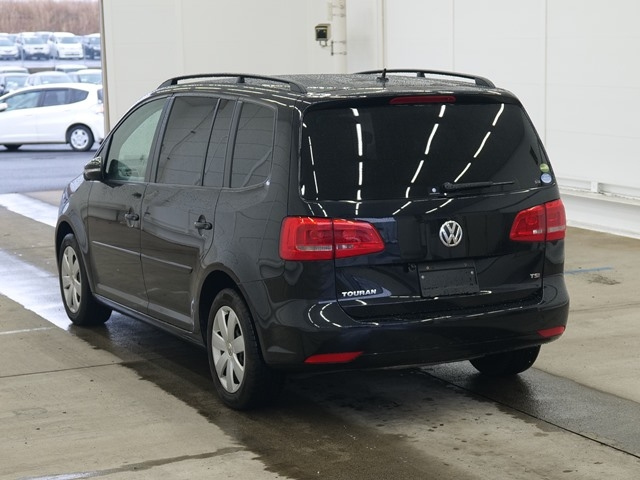 VOLKSWAGEN GOLF TOURAN