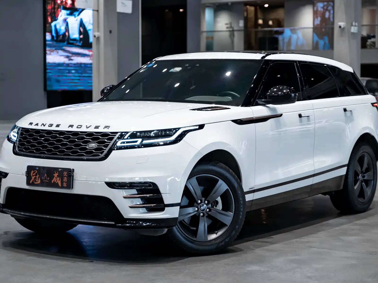 LAND ROVER RANGE ROVER VELAR