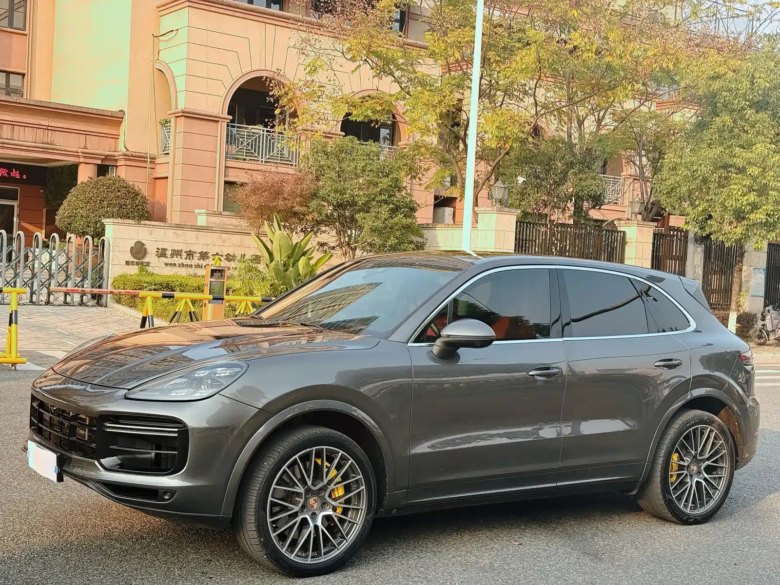 PORSCHE CAYENNE