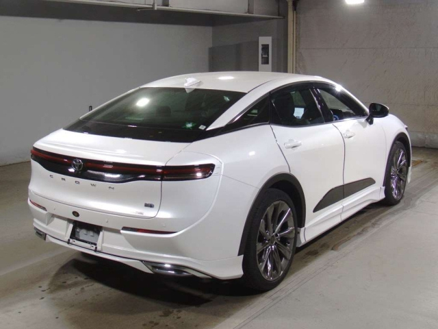 TOYOTA CROWN CROSSOVER