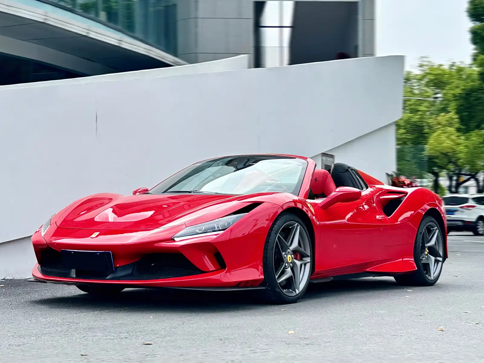 FERRARI F8