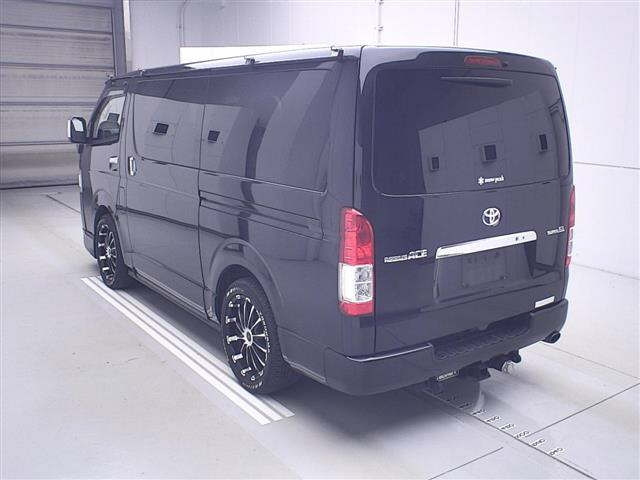 TOYOTA REGIUS ACE VAN