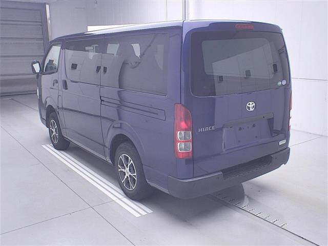 TOYOTA HIACE VAN