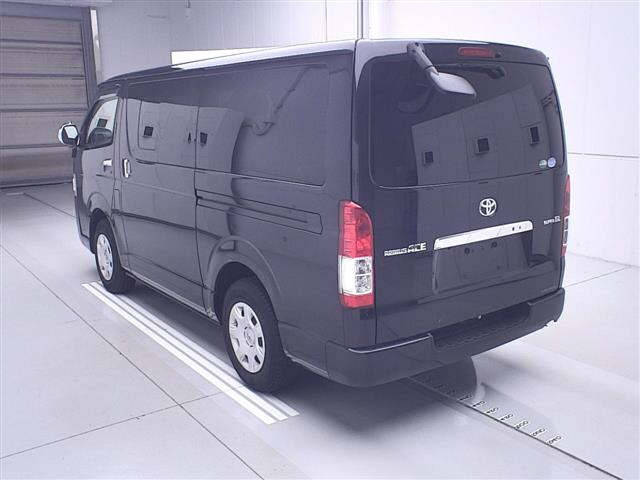 TOYOTA REGIUS ACE VAN
