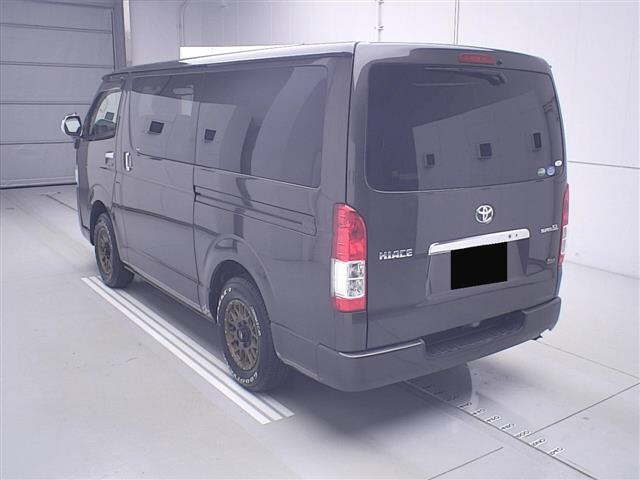 TOYOTA HIACE VAN
