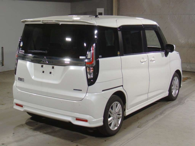 MITSUBISHI DELICA D2