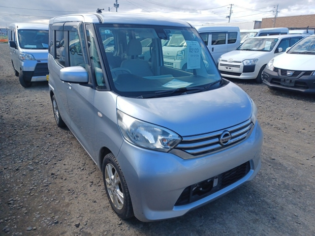 NISSAN DAYZ ROOX
