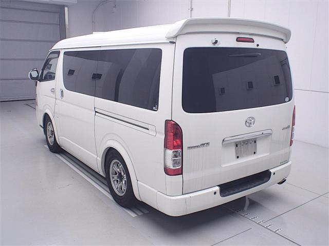 TOYOTA REGIUS ACE VAN