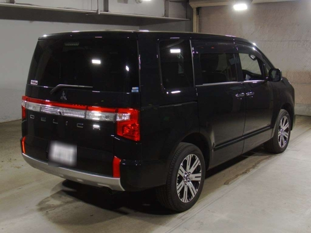 MITSUBISHI DELICA D5