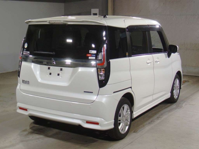 MITSUBISHI DELICA D2