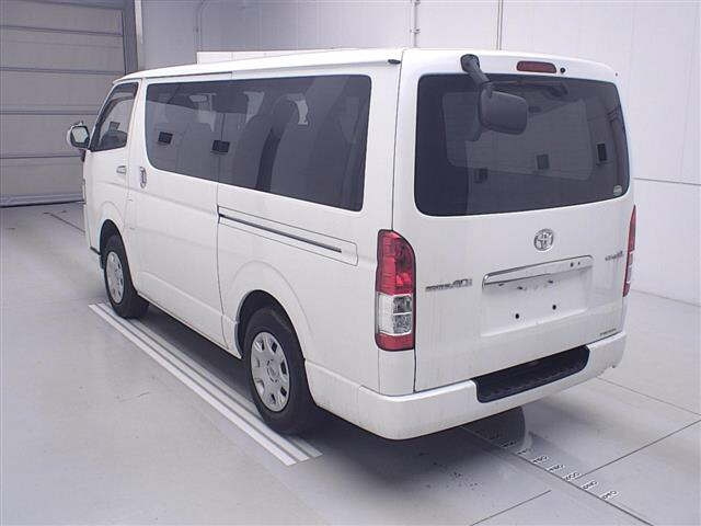 TOYOTA REGIUS ACE VAN