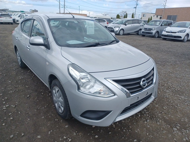 NISSAN LATIO