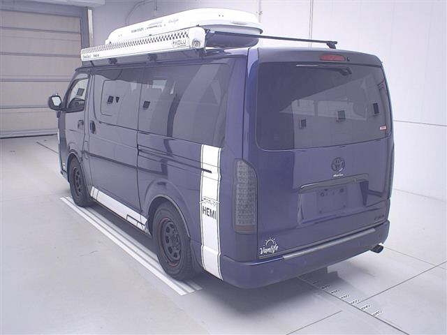 TOYOTA REGIUS ACE VAN