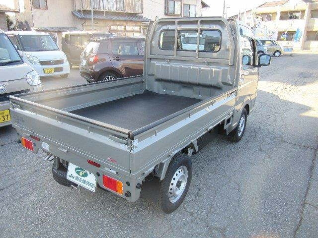 NISSAN CLIPPER TRUCK