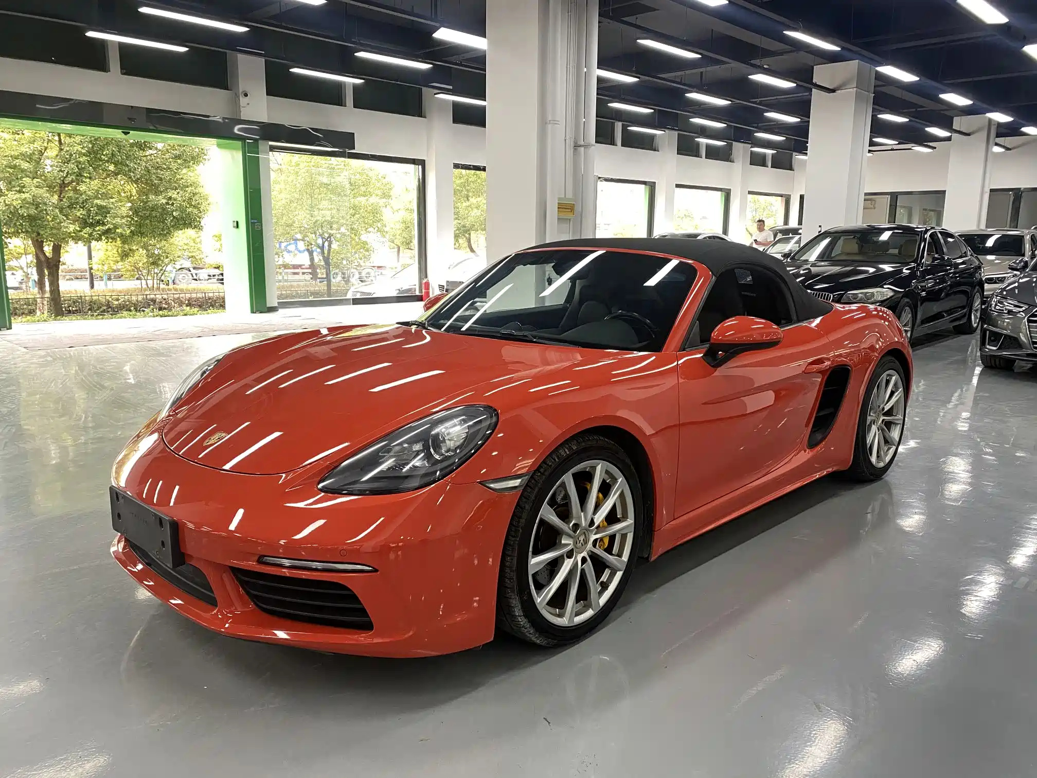 PORSCHE 718
