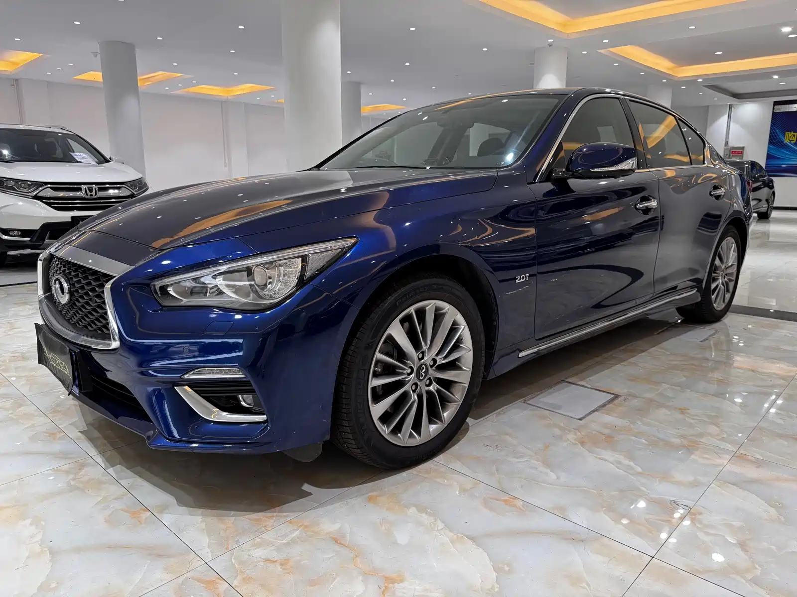 INFINITI Q50L