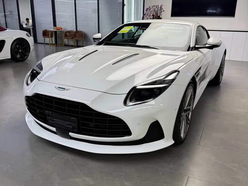 Aston Martin DB12
