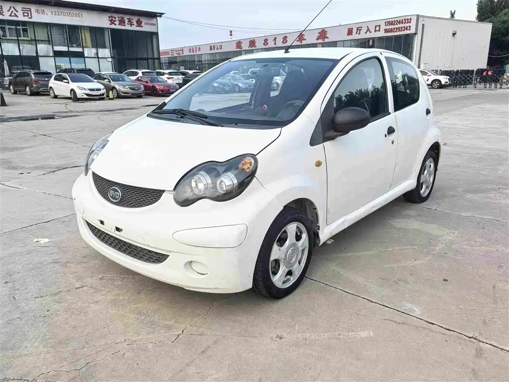 BYD F0